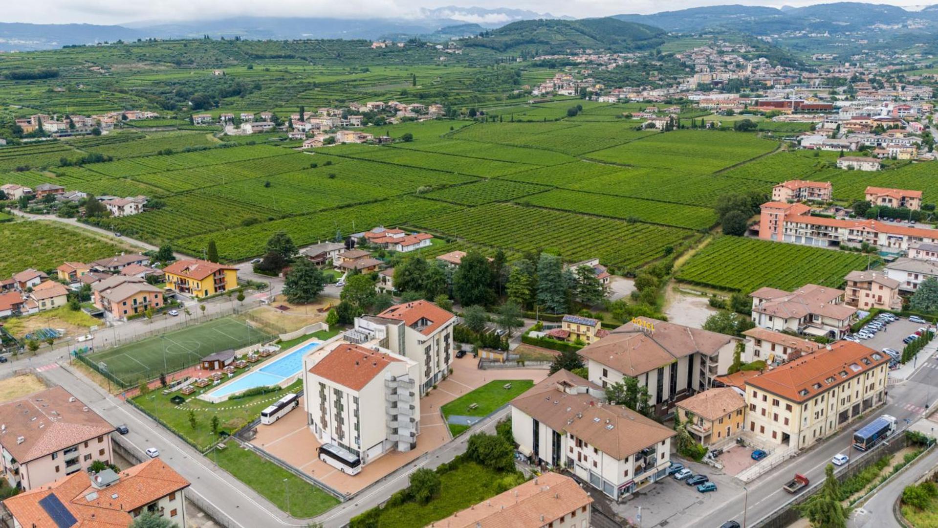 Kona Hotel Verona By Kleos Group Collection Negrar Εξωτερικό φωτογραφία